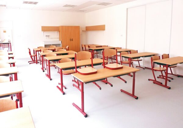 mobilier scolaire - tables et chaises